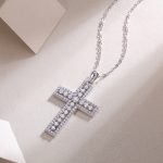 Collar de plata con colgante cruz de diamantes Colgante Amulette