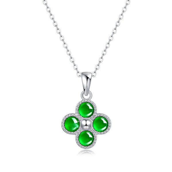 Four-leaf clover jade pendant necklace