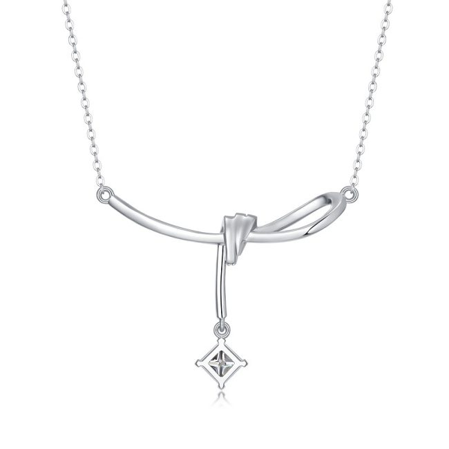 Solitaire Diamond Classic Collarbone Necklace