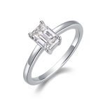 Anillo Sophia de plata de ley con esmeralda talla clara