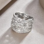 Anillo de plata de ley con cuatro filas de diamantes para mujer