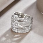 Anillo de plata de ley 925 con diamantes en forma de flor