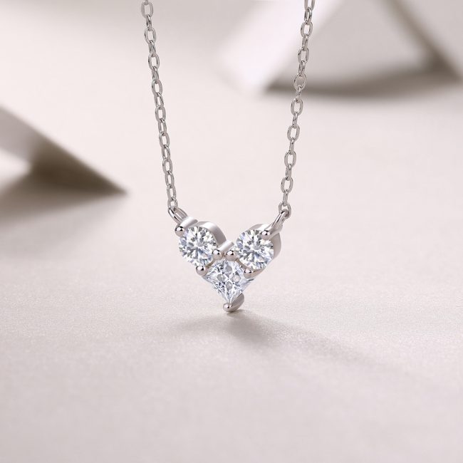 925 Sterling Silver Three Diamonds Heart Pendant Necklace - Image 5