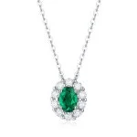 Colgante ovalado de plata de ley 925 con esmeralda, la piedra natal de mayo.