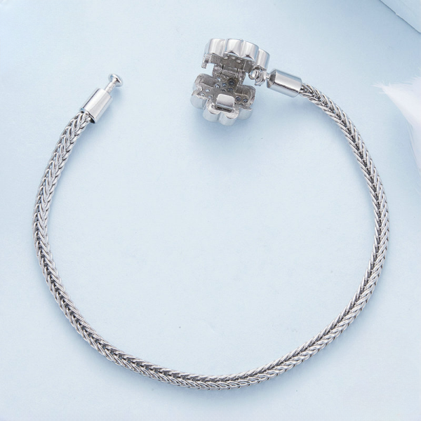 925 Sterling Silver Snake Chain Bracelet With Four-Leaf Clover Back View Image,