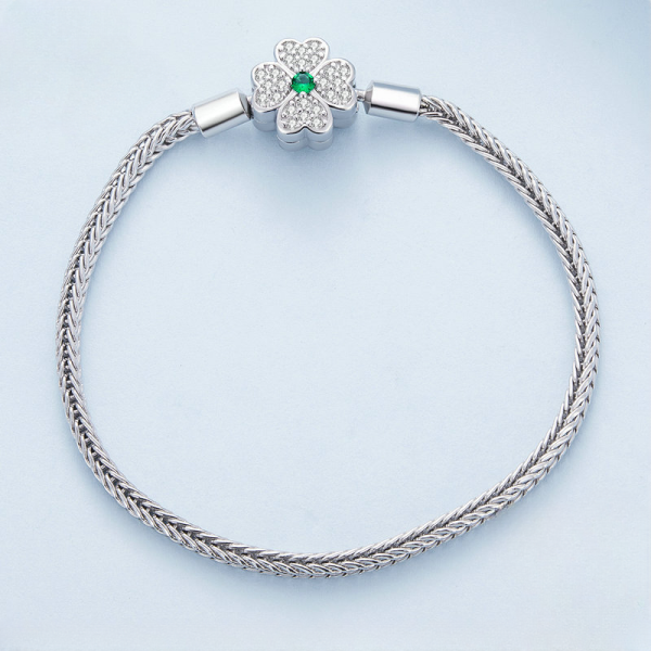 Womens Sterling Silver Bracelet with Snake Chain and Four-Leaf Clover pendant, Front View Image