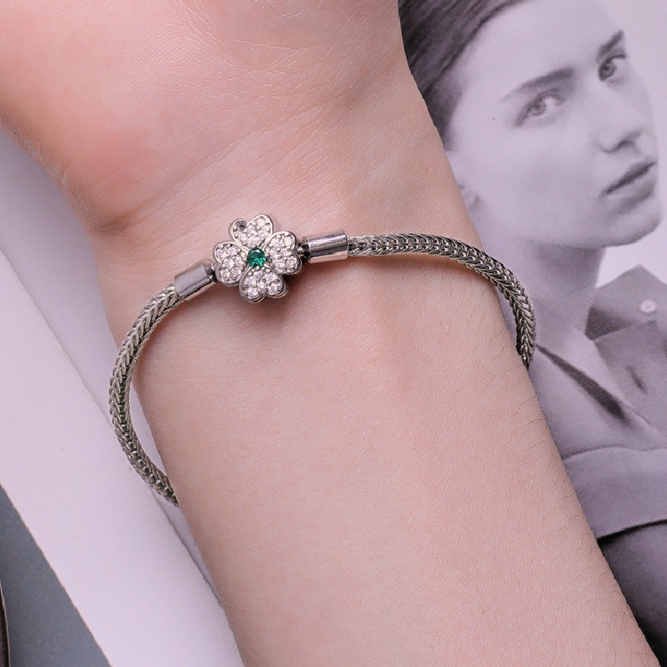 Women‘s Four-Leaf Clover Sterling Silver Snake Chain Bracelet