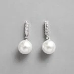 Pendientes de perlas blancas redondas de agua dulce