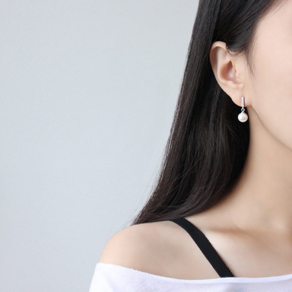 8mm White Freshwater Round Pearl Silver Stud Earrings