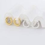 Pendientes de aro retorcidos Huggie de plata de ley 925
