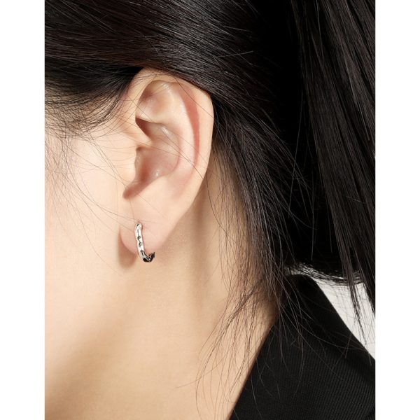 picture oval sterling silver hoop earrings hammered