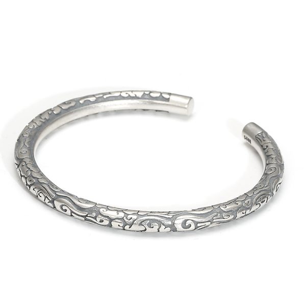 sterling silver cuff bracelet womens, this is a plain image of the silver cuff bracelet.