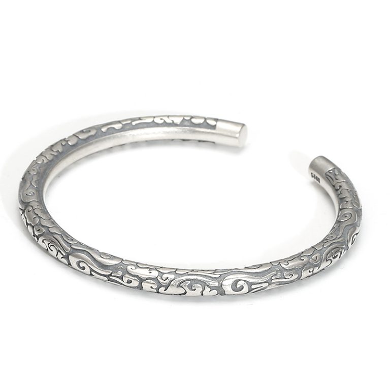 sterling silver cuff bracelet womens, this is a plain image of the silver cuff bracelet.