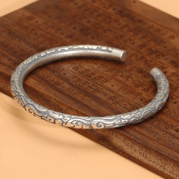 Sterling Silver Bangle Bracelet for women or men, this is a side view of the silver bangle bracelet.