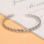 Brazalete abierto trenzado estrecho de plata de ley 925