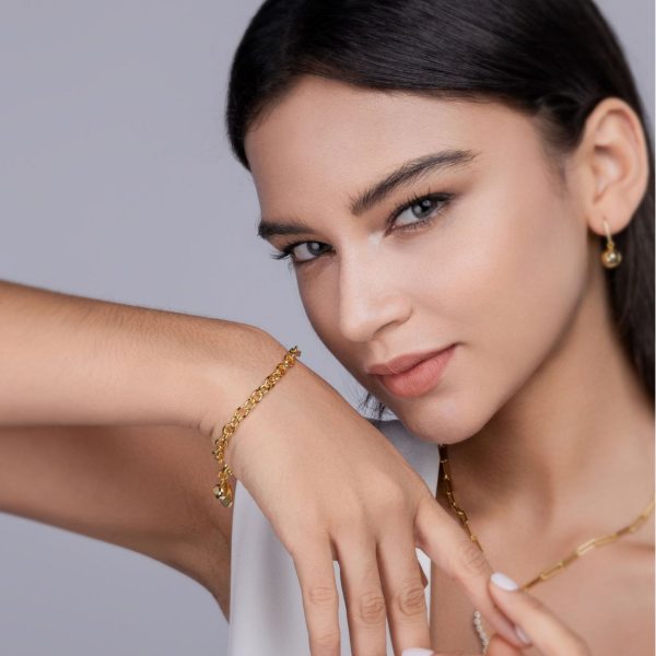 Sterling Silver Chain Bracelet for women, wear view image, bracelet length 18cm