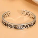 Brazalete abierto con personaje de plata de ley 925 auténtica