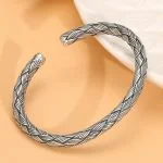 Pulsera tipo brazalete de plata de ley S925 con diseño de tejido intrincado