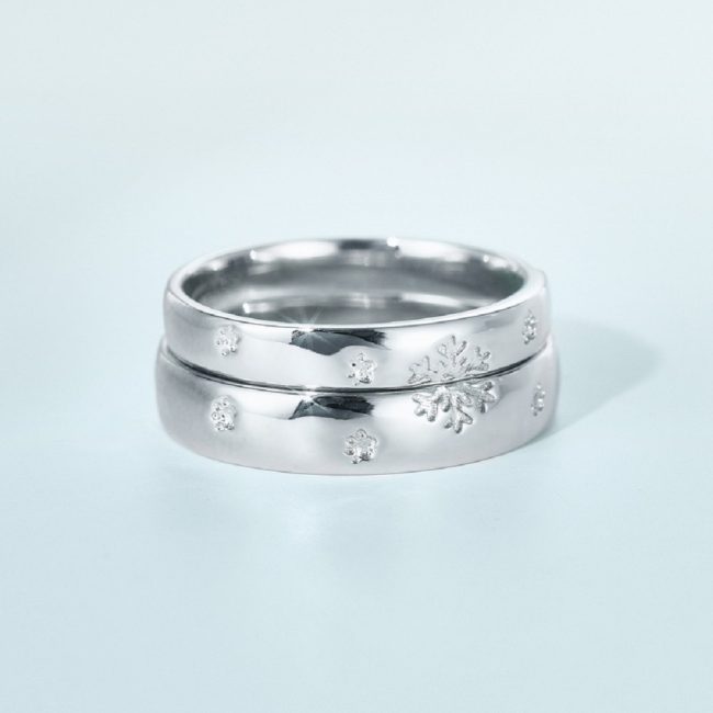 Couple Ring Silver With snowflake front view