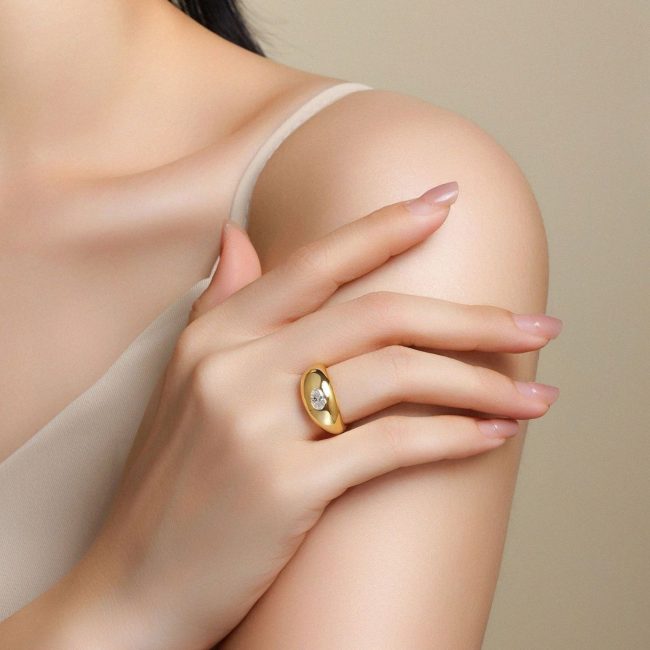 Sterling Silver Rings For Women With Oval Diamond Wear View