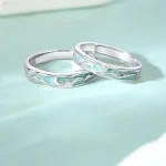 Partnerringe aus cyanfarbenem Emaille mit Bergmotiv – Künstlerisch gestaltetes 925er Sterlingsilber