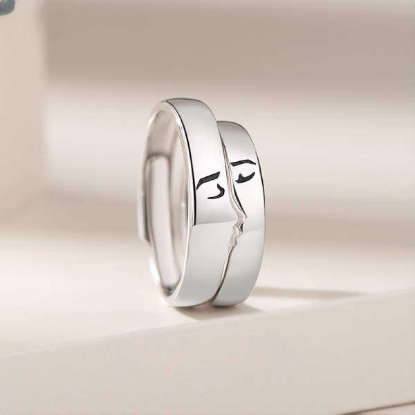 silver couple rings Of Matching Kiss Ring, matching detail view, made of 925 sterling silver