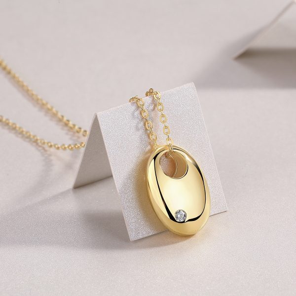 Teardrop Pendant Necklace in 925 Sterling Silver