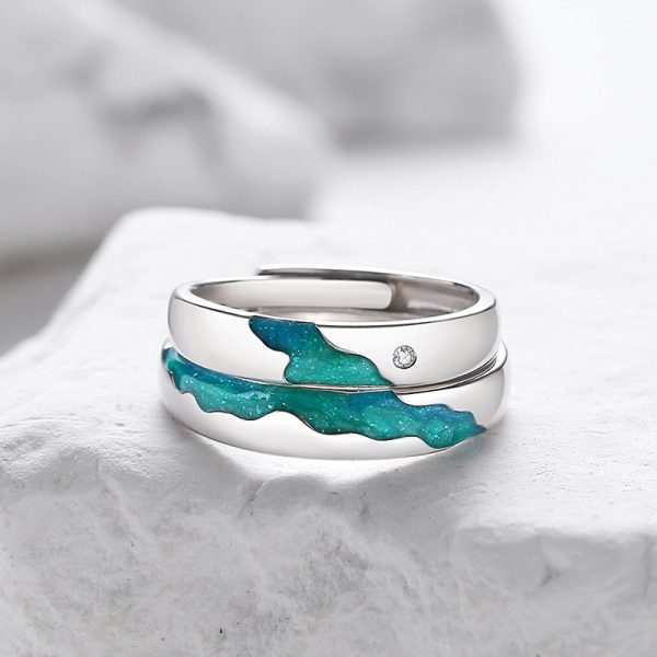 couple rings In Sterling Silver with aurora