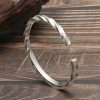 Sterling silver bangle bracelet, this twisted bracelet is made of sterling silver, weight approx. 28.62g.