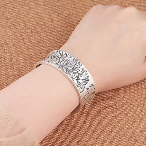 Heart Sutra Solid S999 Sterling Silver Bangles detail wear 1