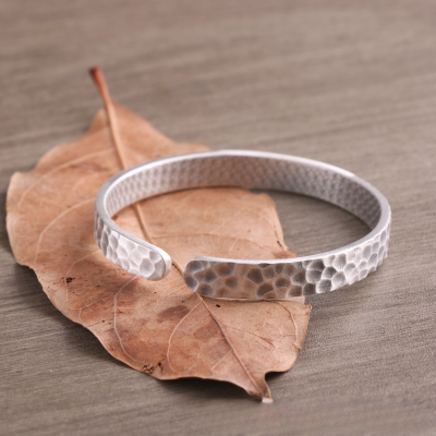 Silver bangle bracelets for women, hand hammered, made of 999 sterling silver
