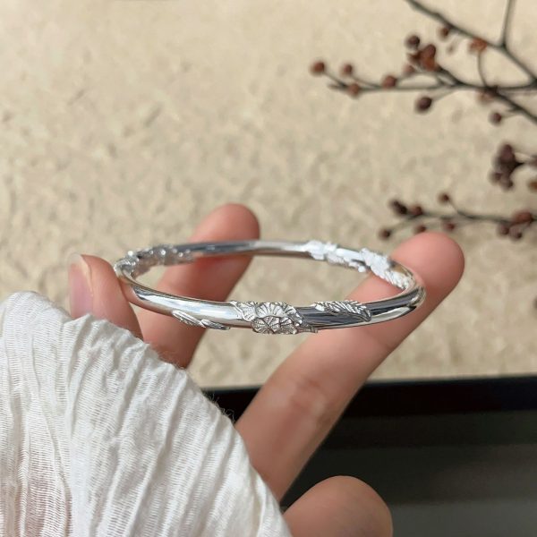 S999 Sterling Silver Bangle of engraving Filigree detail view
