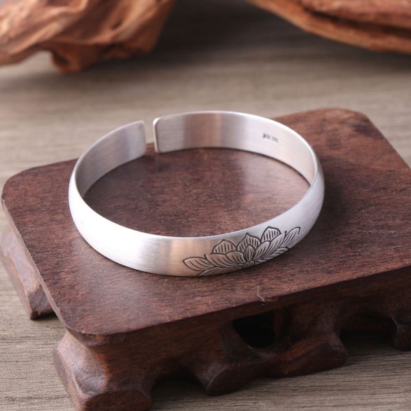 Sterling Silver Bangle of Lotus Flower Engraved detail view