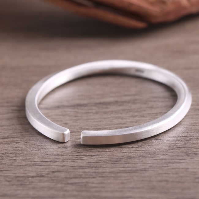 Sterling Silver Bangles of Clouds Engraved Twisted back view