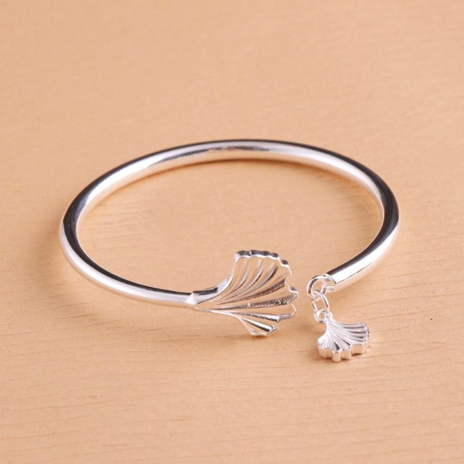 Ginkgo Leaf Sterling Silver Bangles for women, Ginkgo Leaf detail view, opening of the bracelet is in the shape of a ginkgo leaf