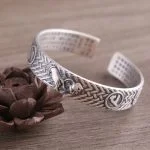 Brazalete abierto de plata de ley 999 con textura tejida
