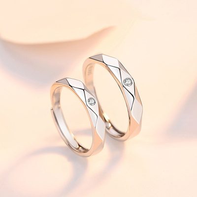 Engravable Geometric Silver Ring For Couples, made of 925 sterling silver, ring face geometric shape design