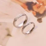 Anillos de pareja plateados con acabado mate y efecto arena para clavos - Brillantes