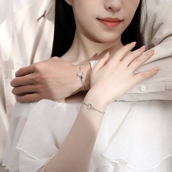 Matching Mobius Ring Silver Couple Bracelets, couples wears bracelet view image, Personalized design, Cuban chain with Mobius ring, like the eternal love between lovers