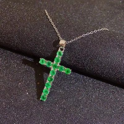 Natural Emerald 925 Sterling Silver Cross Pendant Necklace, made of 925 sterling silver and Natural Emerald