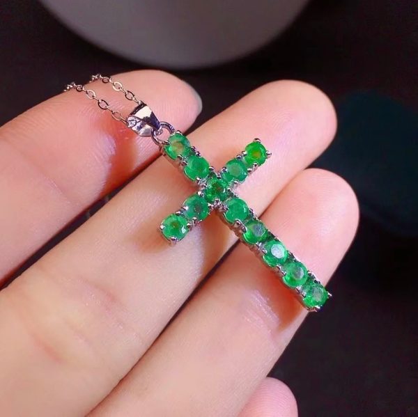 Natural Emerald 925 Sterling Silver Cross Pendant Necklace