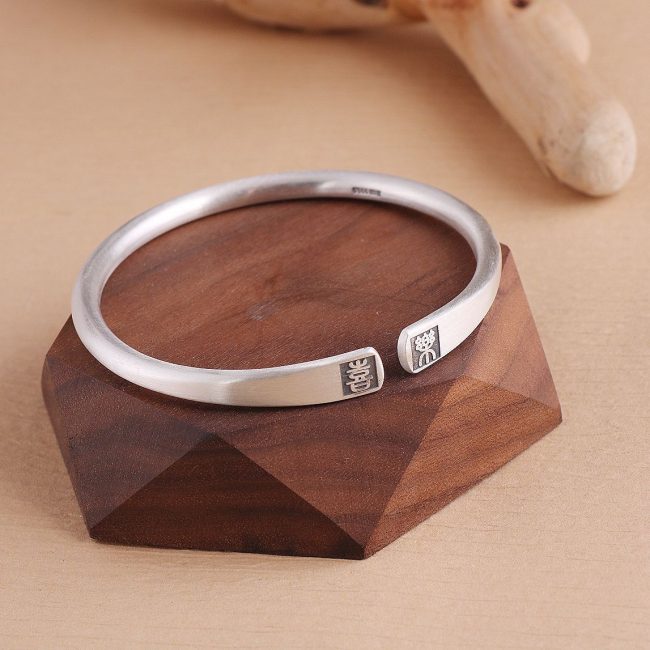 Simple Frosted 999 Silver Bangle Bracelet, back view, Engraving of characters on the opening of the bangle