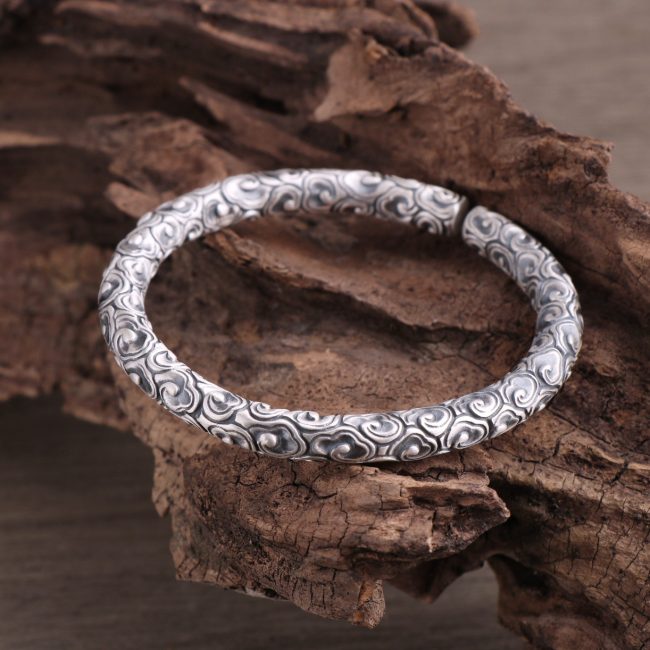 Mens Silver Bangle with Engraving Lucky Cloud, the entire surface of the bracelet is engraved with auspicious clouds.