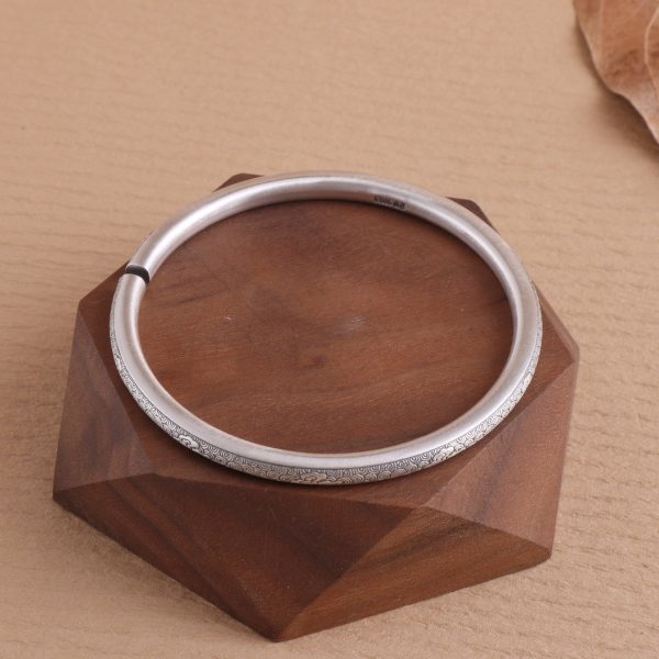 sterling silver bangles bracelet, Surface polished and polished, comfortable to wear