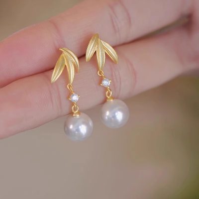 Leaf And Pearl Silver Drop Earring For Women