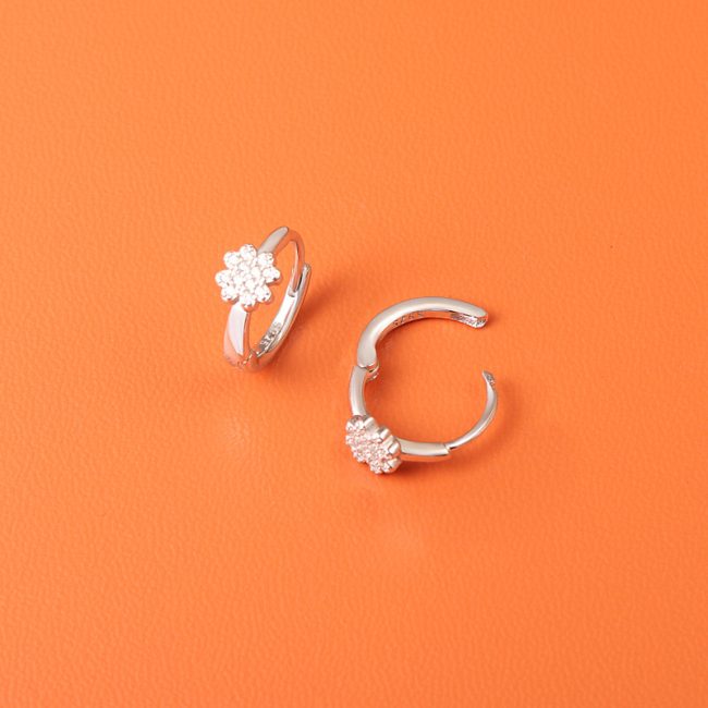 Silver Snow Flower Hoop Earrings For Women