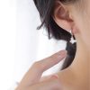 Elegantes pendientes de mariposa de plata para damas de honor