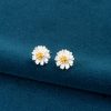 Silver Stud Earrings With Daisy