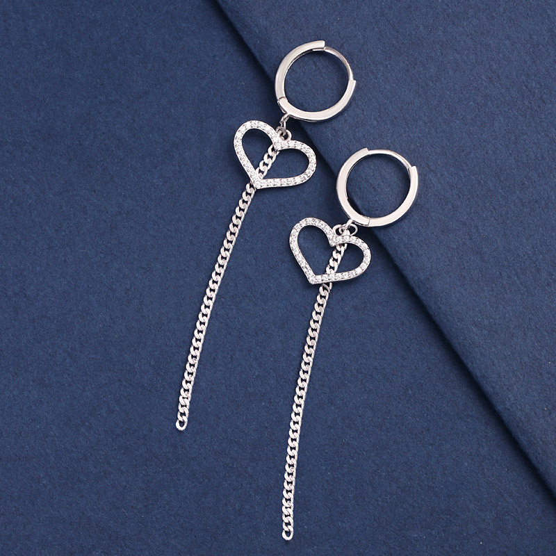 ハートタッセル付きシルバードロップイヤリング（女性用）