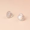 Pendientes triangulares de plata con perla
